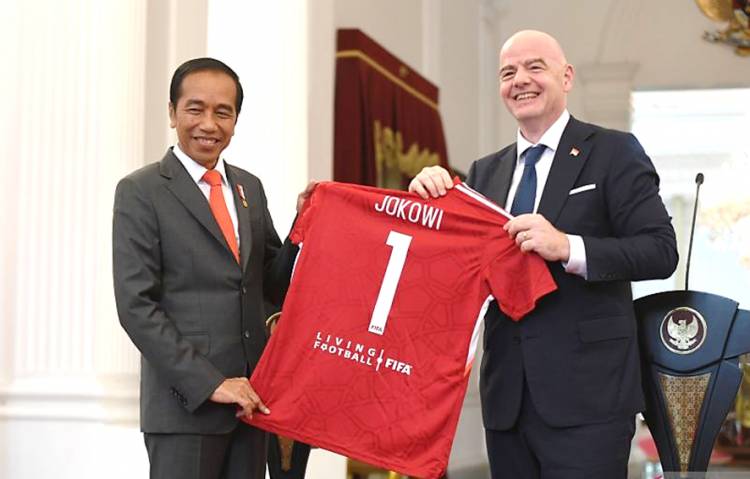 Presiden Jokowi Terima Kunjungan Presiden FIFA Gianni Infantino 