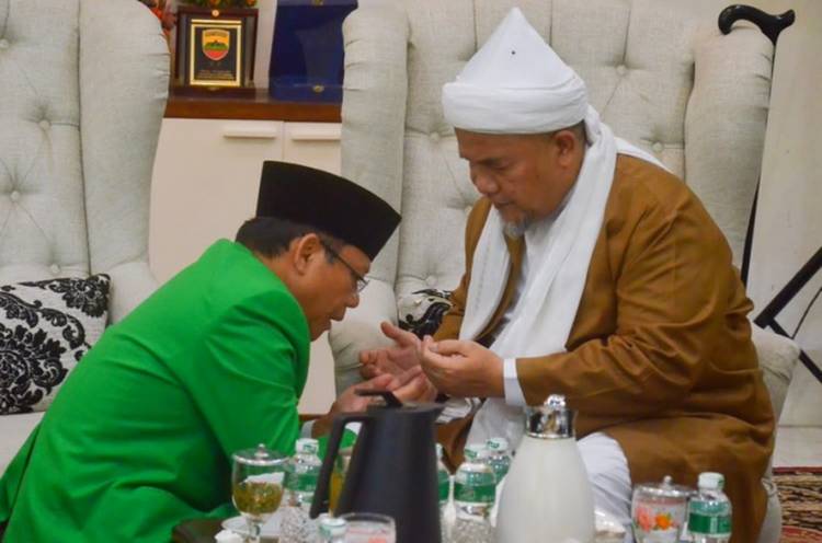 Plt Ketua Umum PPP Muhammad Mardiono Sowan ke Ponpes Babussalam Pekanbaru