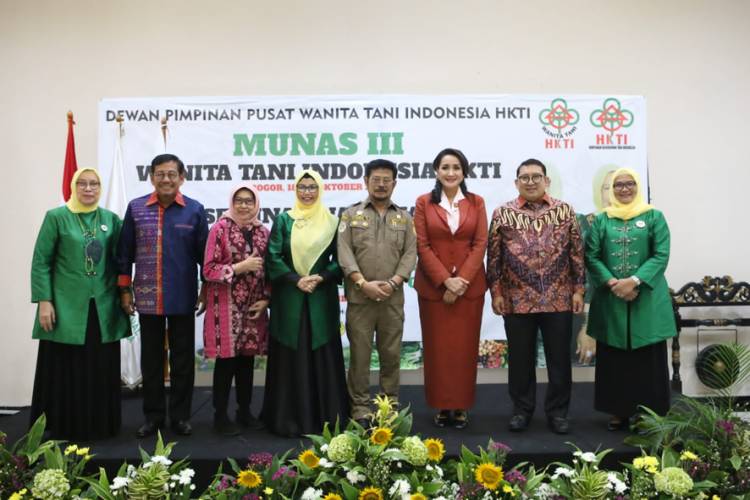 Mentan Ajak Wanita Tani Indonesia HKTI Gerakkan Perempuan Bangun Sektor Pertanian