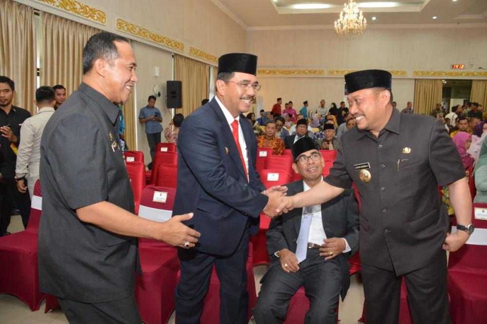 Bupati Kampar Hadiri Pelantikan dan Pengambilan Sumpah Jabatan dan Serah Terima Jabatan Sekda Provinsi Riau.