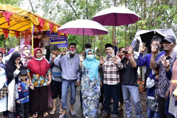 Kampanye Ditengah Hujan, Kasmarni: Jaga Semangat Sampai 9 Desember
