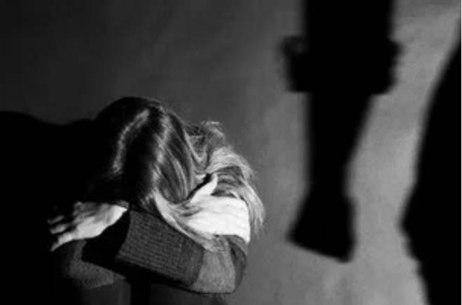 Korban Pelecehan Seksual Mahasiswi UNRi Menangis Saat Rekontruksi