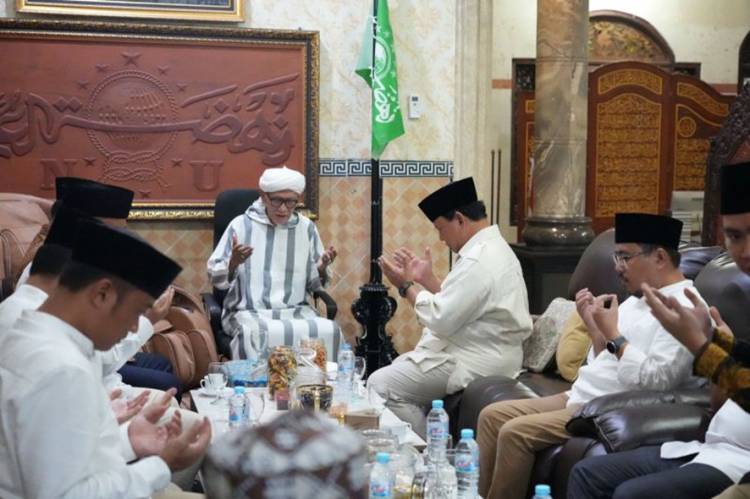 Mendadak Prabowo Sowan ke Kediaman Rais Aam PB NU di Surabaya, Ada Apa?