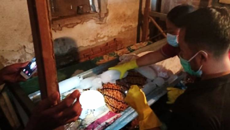 Hampir 2 Bulan Pria di Bali Hidup Bersama Jenazah Ibunya yang Diawetkan Pakai Es Batu