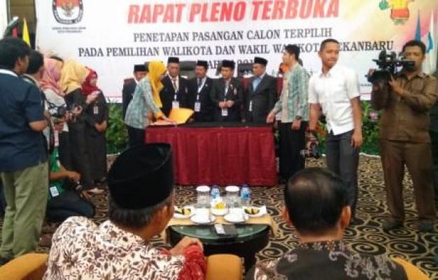 KPU Adakan Pleno Tetapkan Firdaus-Ayat sebagai Pemenang Pilkada Pekanbaru Tahun 2017