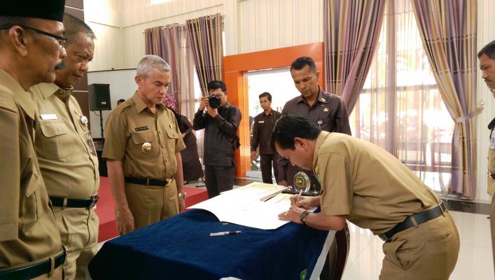 Pejabat Teken Pakta Integritas, Said Hasyim : Kegiatan Ini Jangan Formalitas Saja, Tapi Maknai dan Laksanakan Sunguh - Sungguh