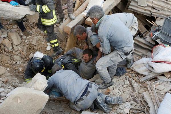 Musibah Gempa di Italia Tewaskan 120 Orang