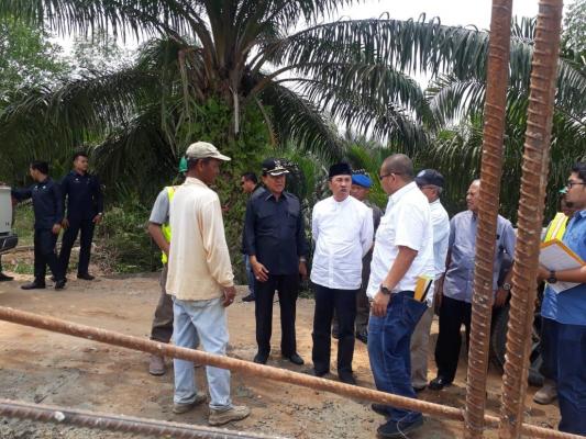 Tinjau Infrastruktur, Bupati Inhil Dampingi Gubernur Riau Terpilih