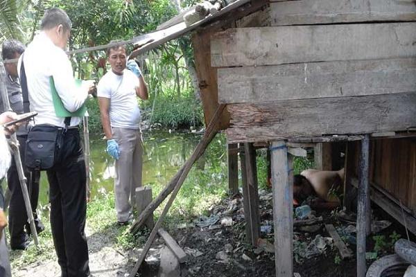 Warga Pekanbaru Digegerkan Penemuan Mayat di Bawah Kolong Rumah