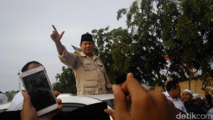 Timnya Usulkan Gaji Guru Rp 20 Juta, Prabowo: Uangnya dari Mana?