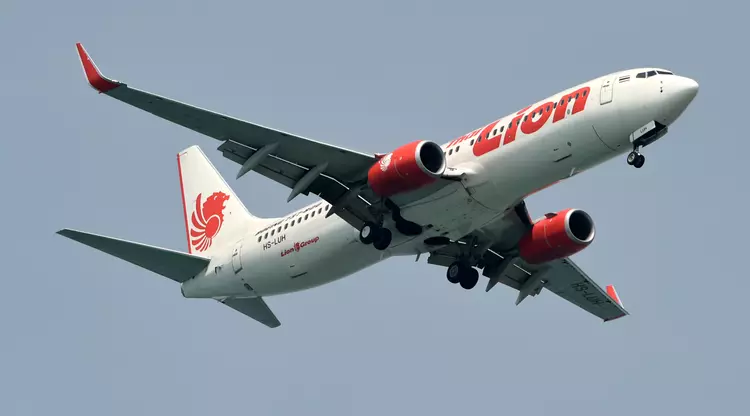 Video Penumpang Lion Air Jatuh Sesaat Sebelum Naik Pesawat Mendunia