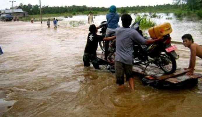 Akibat Banjir, Akses Jembatan Langgam Putus Total