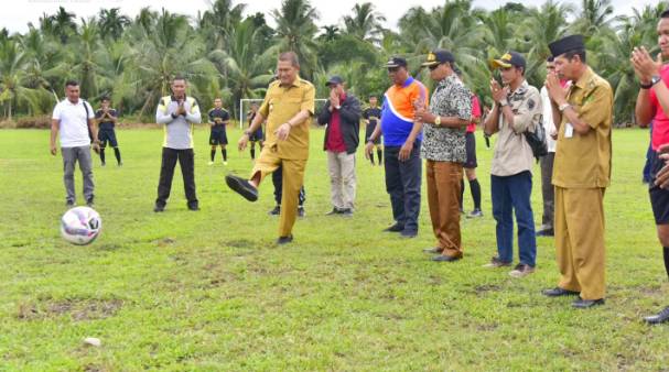 64 Tim Berlaga dalam Turnament Sepak Bola SU CUP Tahun 2022 yang Dibuka Wabup Inhil H. Syamsuddin Uti